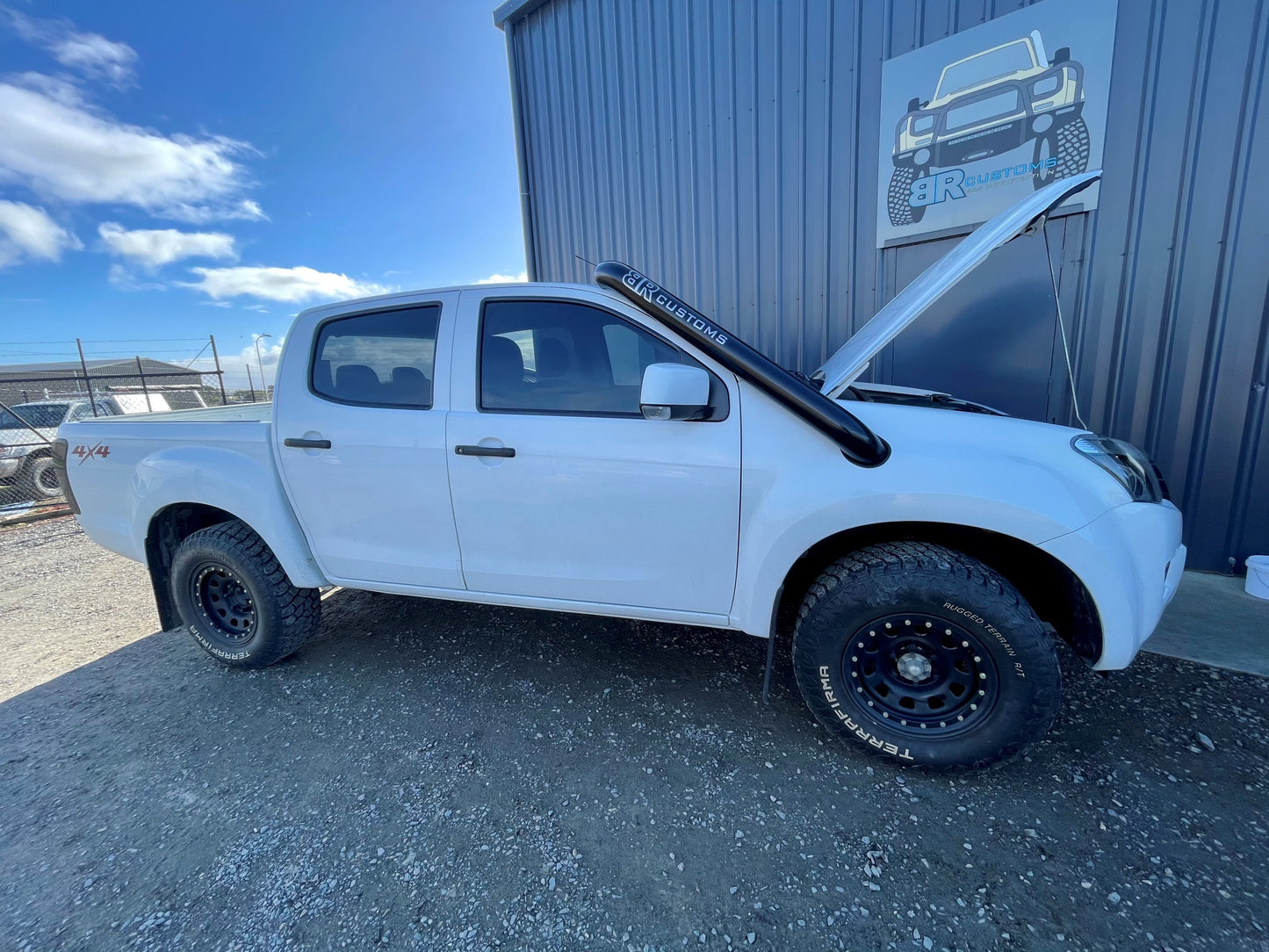 Isuzu D-MAX 2012-2020 Short Entry Dual Snorkels
