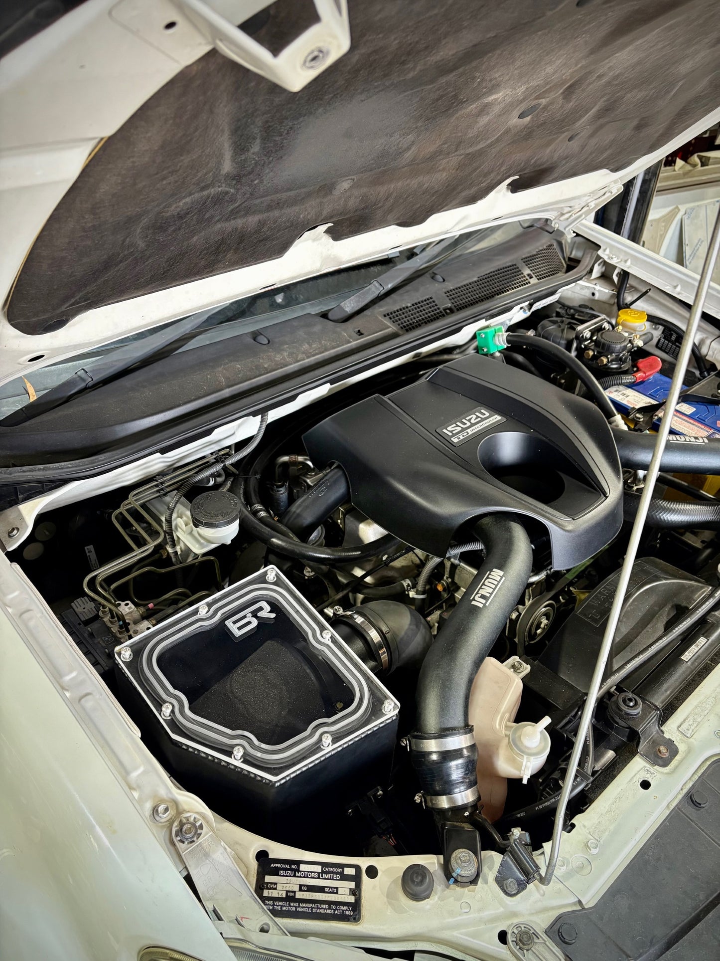 Isuzu D-MAX 2012-2020 Short Entry Dual Snorkels